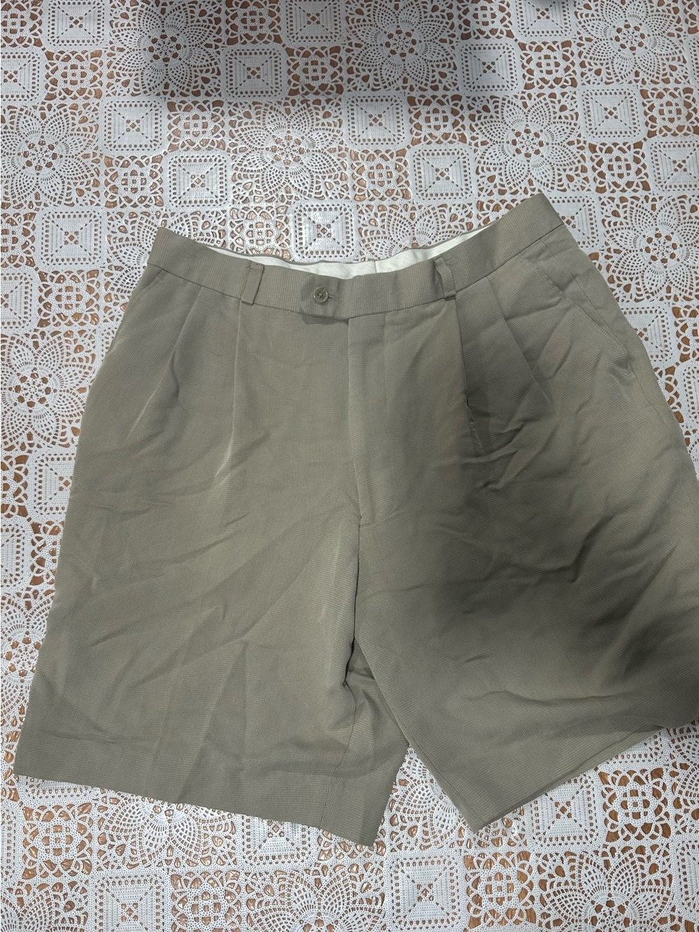 Greg Peters Men’s Khaki Pleated Dress Golf Shorts Tagged 34 Fits 32